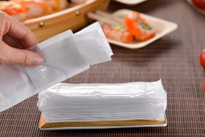 Индивидуально упакованные влажные салфетки для гостиничного бизнеса: гигиена по стандарту GB/T 27728 и экономия до 45%